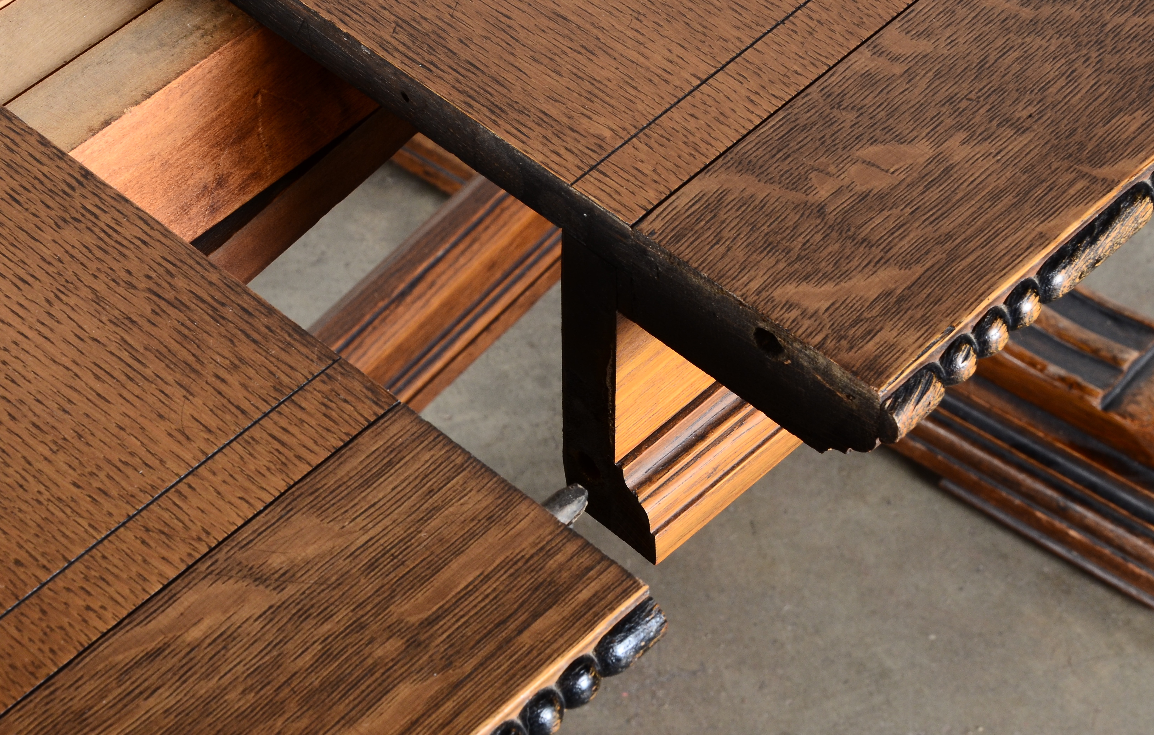 Berkey & Gay Dining Room Table and Chairs