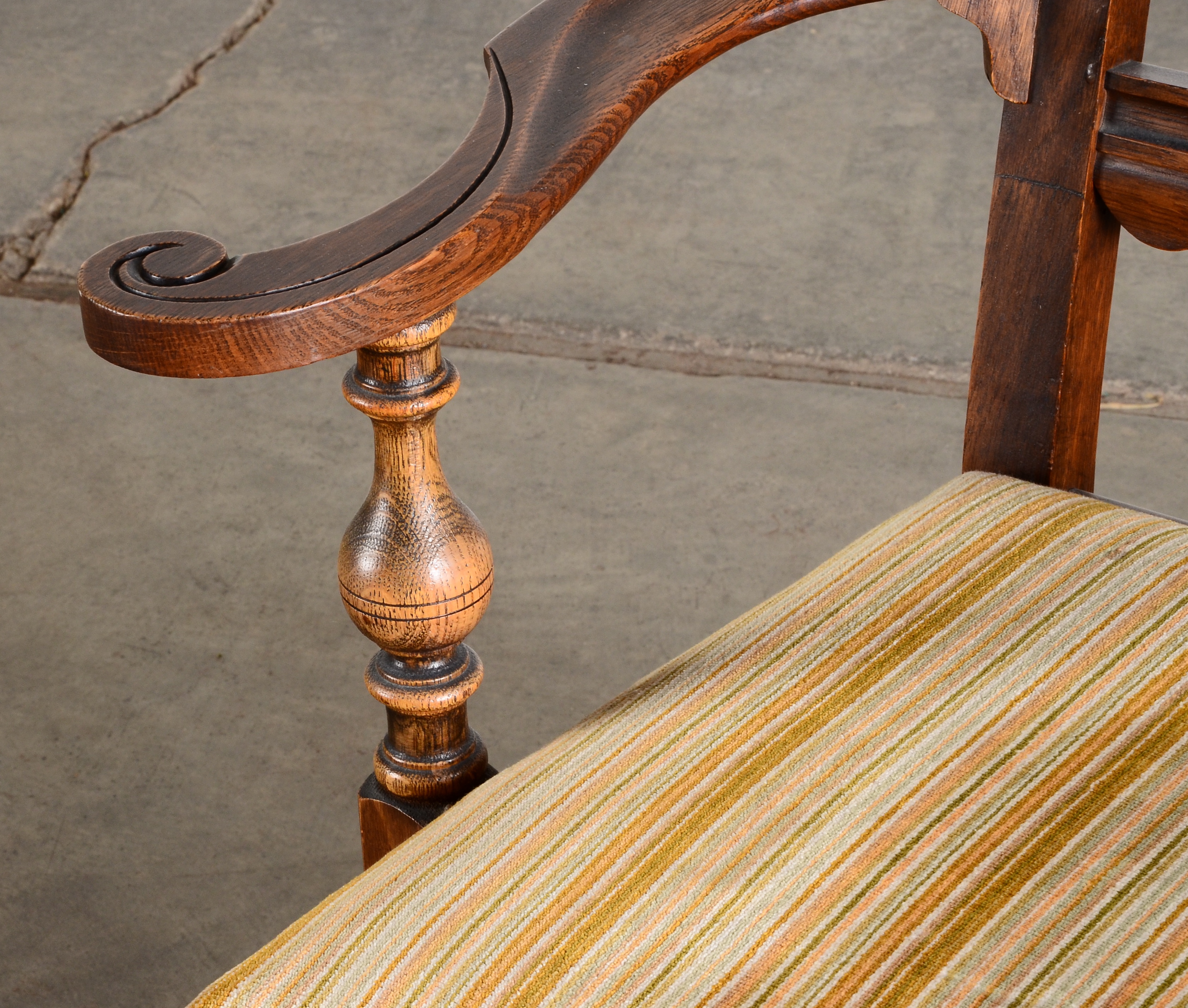 Berkey & Gay Dining Room Table and Chairs