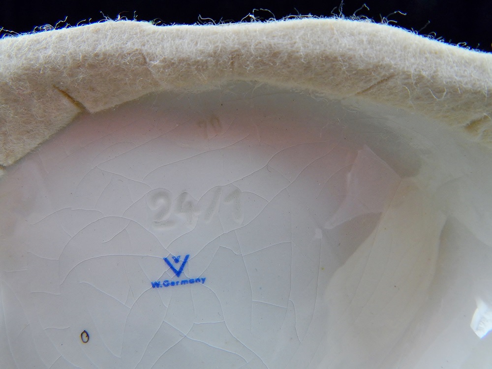 Hummel Lullaby Candle Holder in 2 Sizes