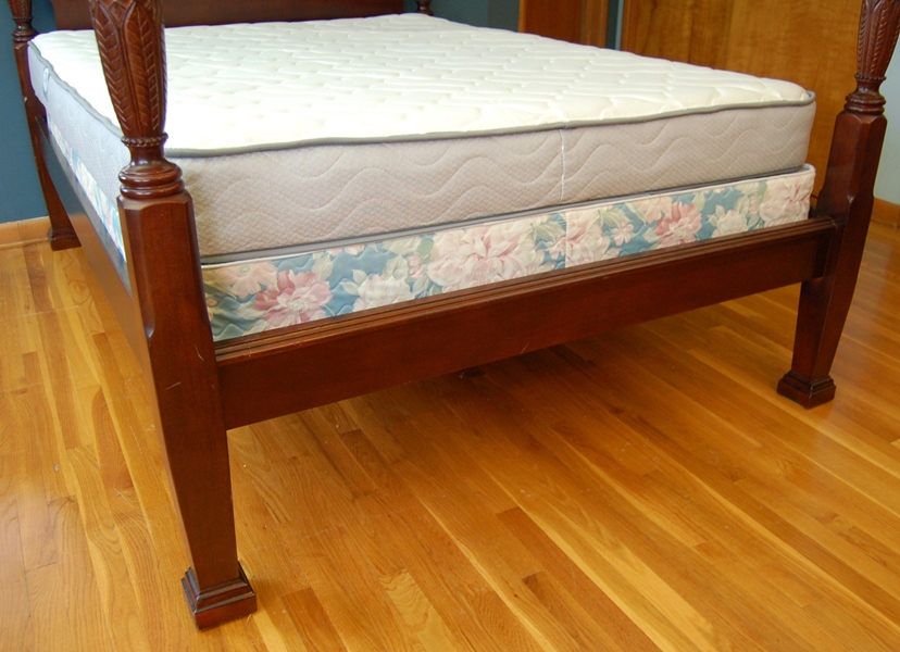Chippendale Style Four Poster Queen Bed