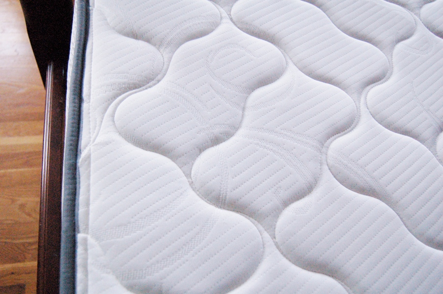 Chippendale Style Four Poster Queen Bed