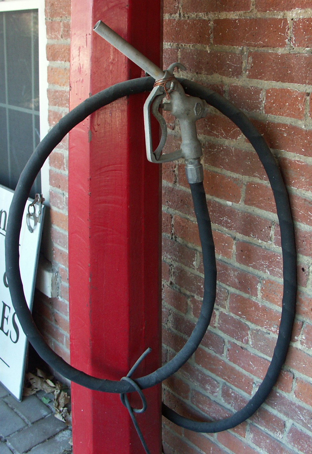 Early 1930s/40s Gargoyle Mobiloil Gas Pump
