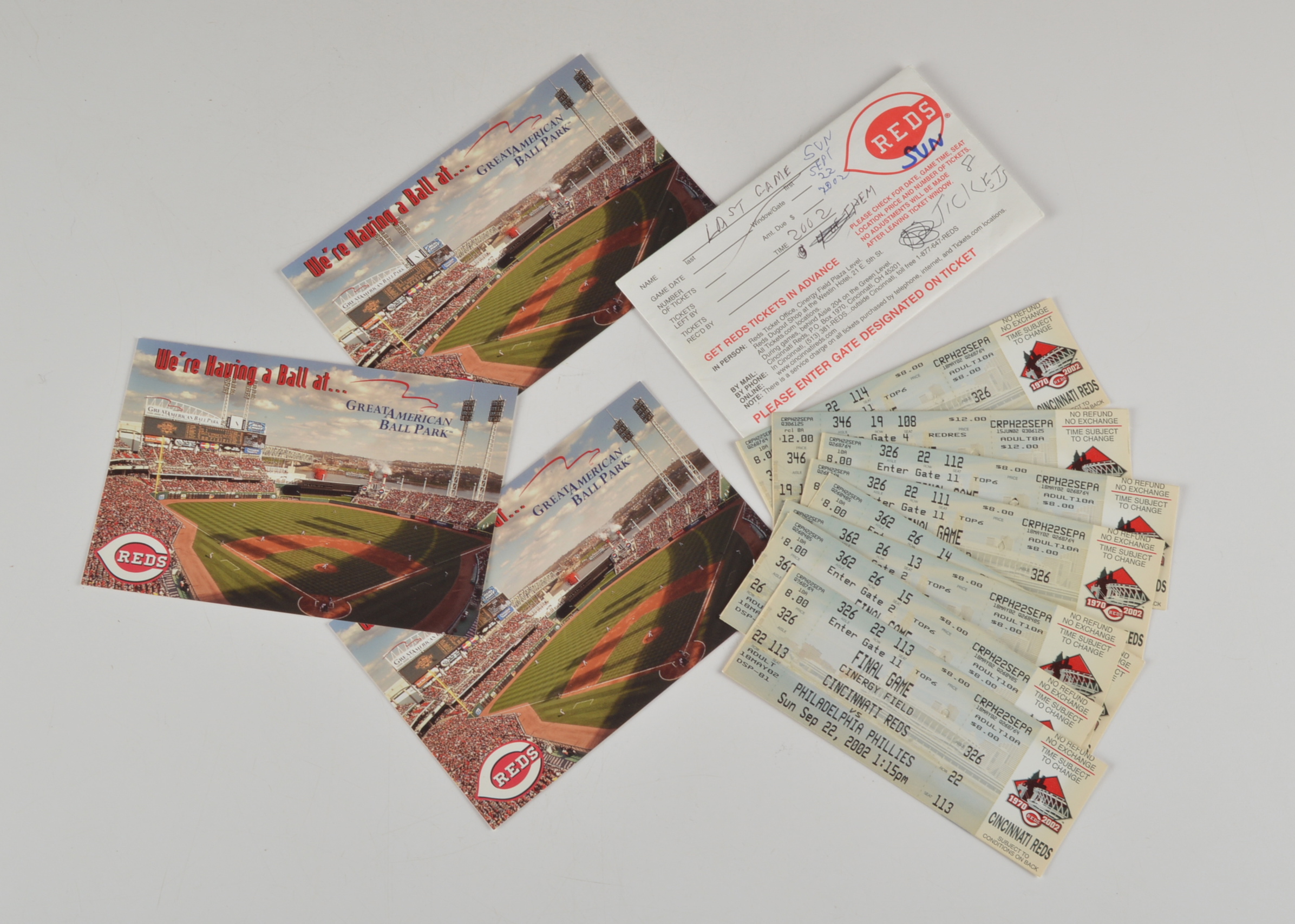 (8) Cincinnati Reds Final Game Full Baseball Tickets Cinergy/Riverfront Stadium