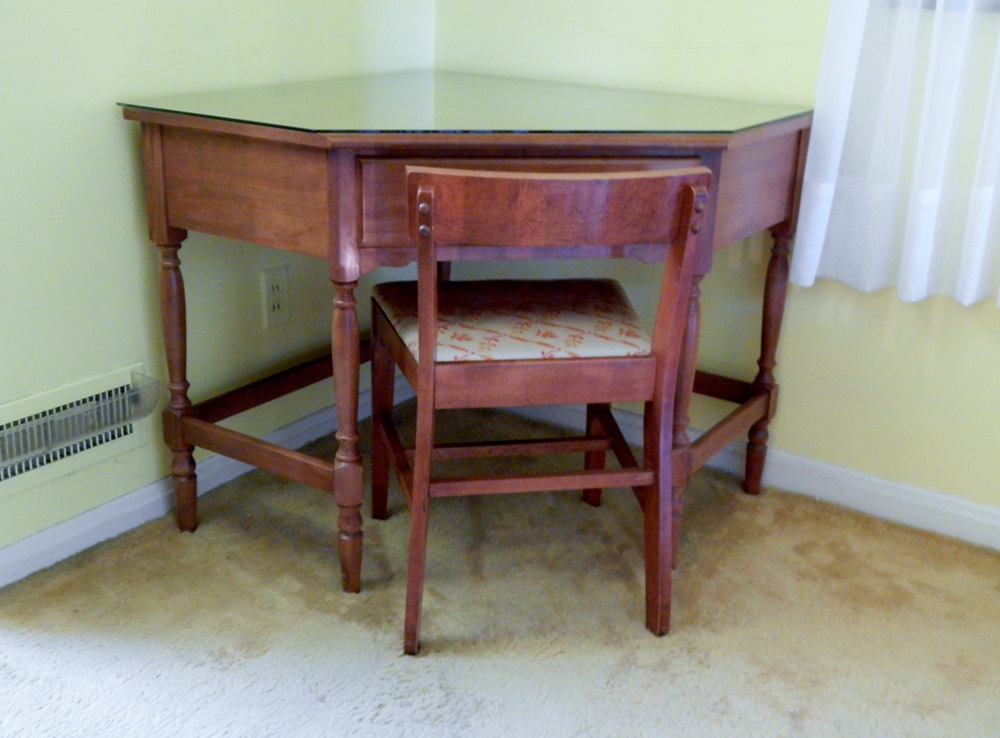 Vintage Corner Desk 
