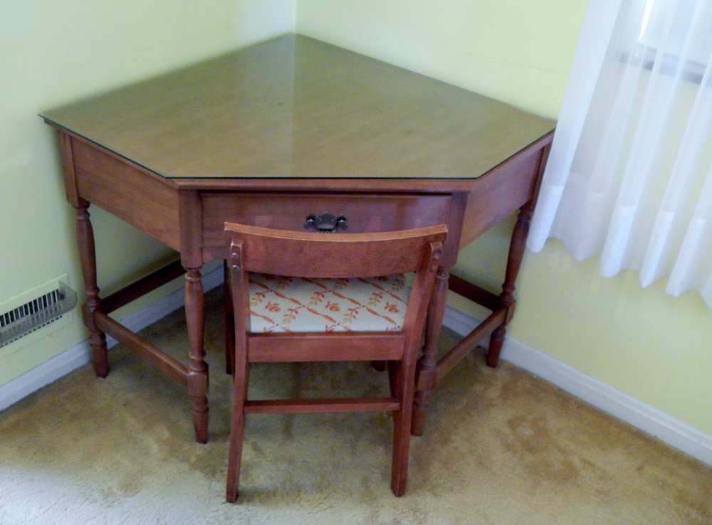 Vintage Corner Desk 