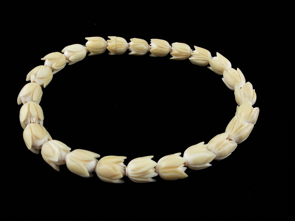 Vintage Carved Ivory Hawaiian Pikake Flower Necklace, Most likely by "Gumps"