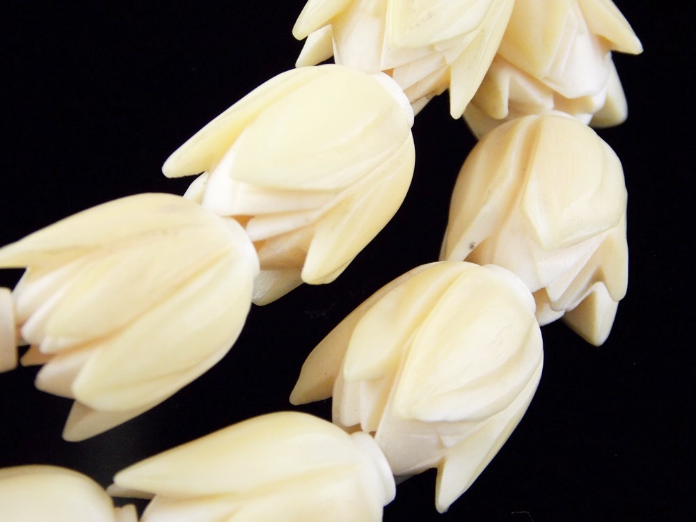 Vintage Carved Ivory Hawaiian Pikake Flower Necklace, Most likely by "Gumps"