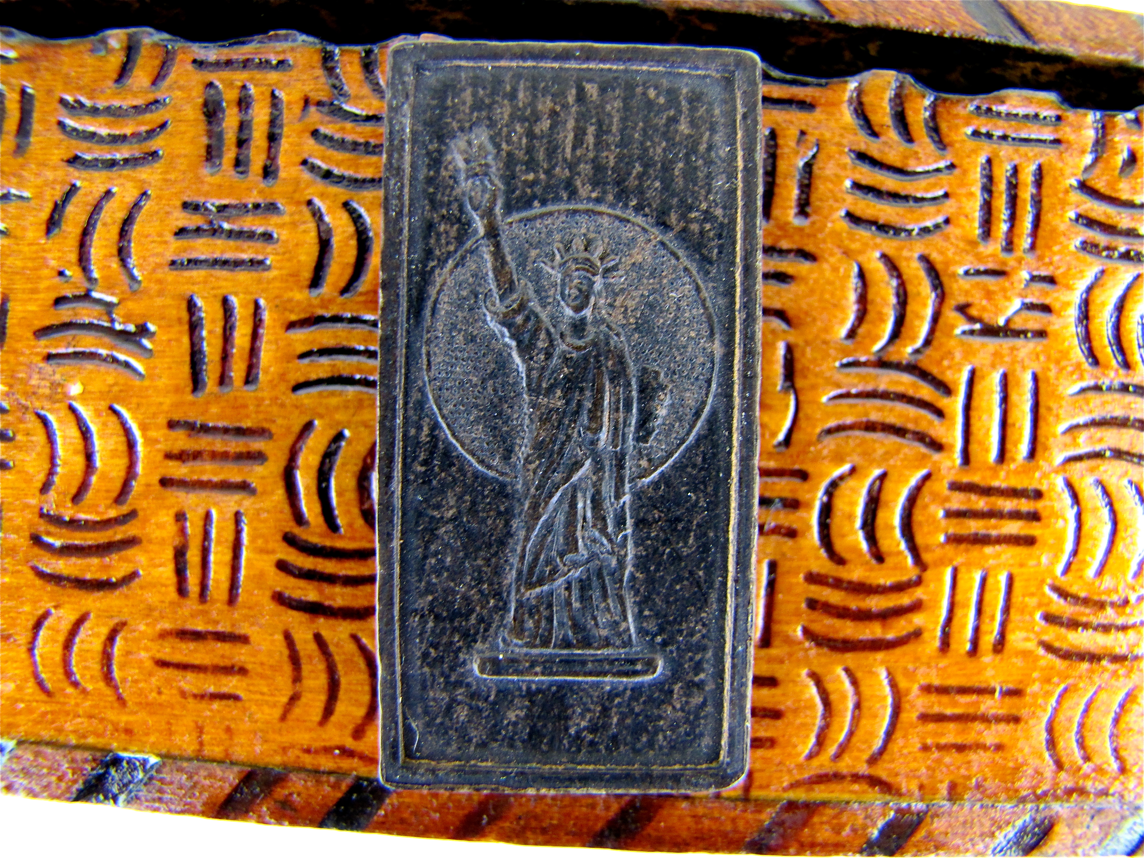 Art Deco Statue Of Liberty Wooden Dominoes Box Set