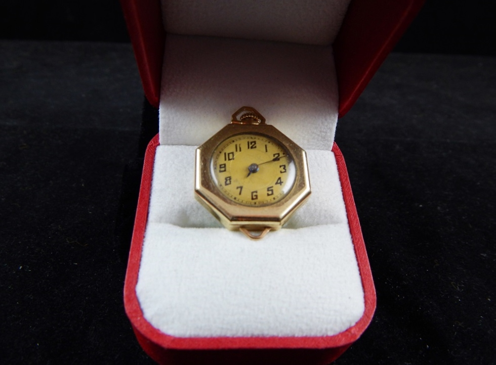 Women's Vintage Pendant Watch