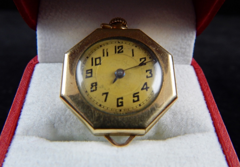 Women's Vintage Pendant Watch