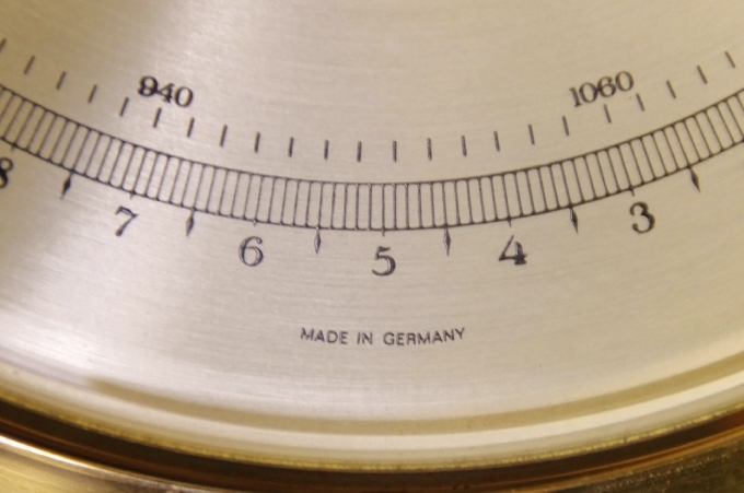 Oak Wall-Mounted Weather Station 