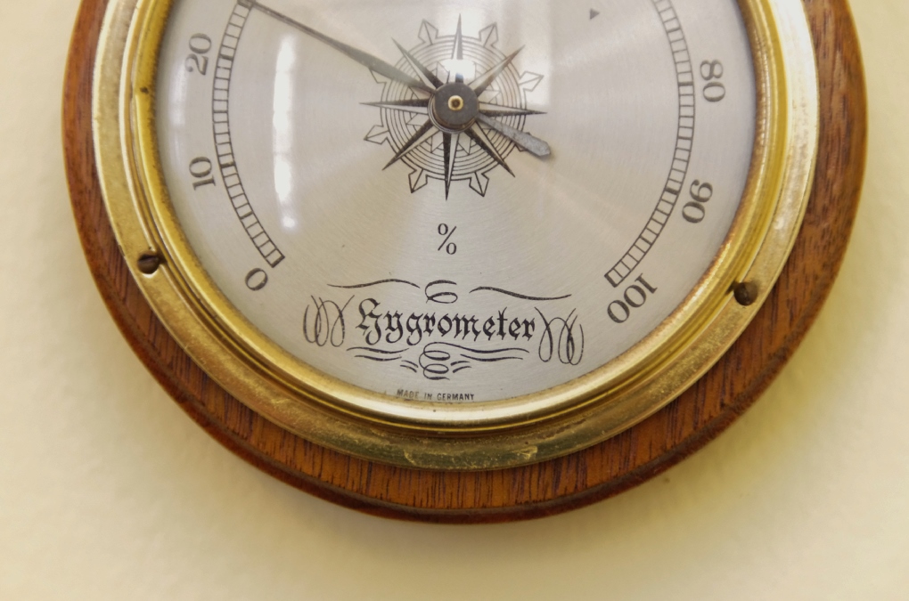 Oak Wall-Mounted Weather Station 