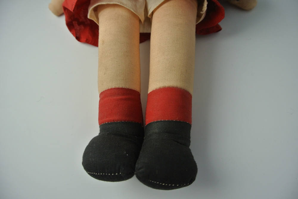Vintage 1944 Little Lulu Doll with Purse