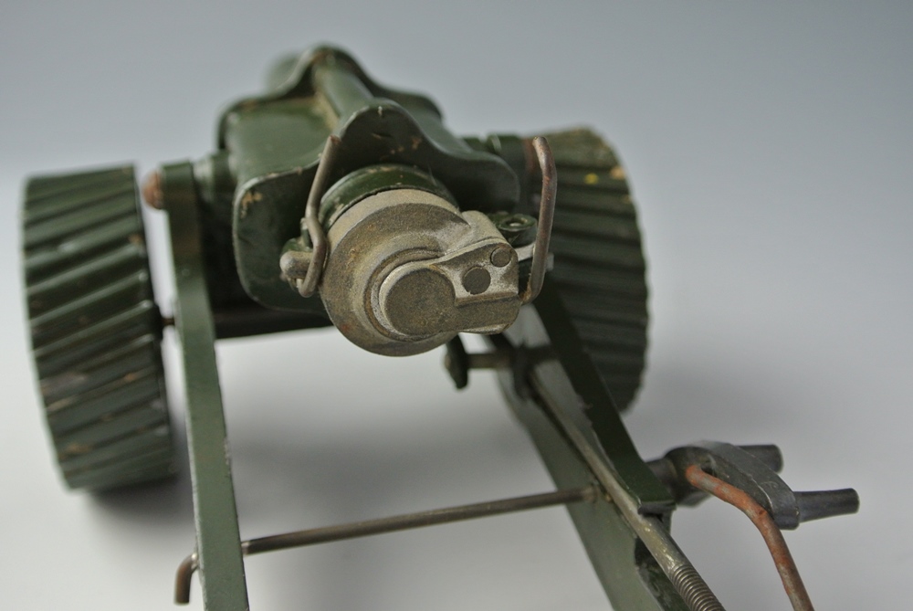 Britains 18" Firing Howitzer Mounted for Field Service 