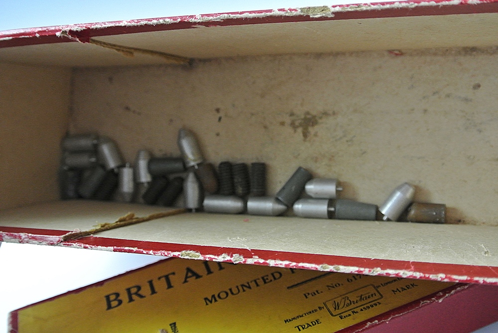 Britains 18" Firing Howitzer Mounted for Field Service 