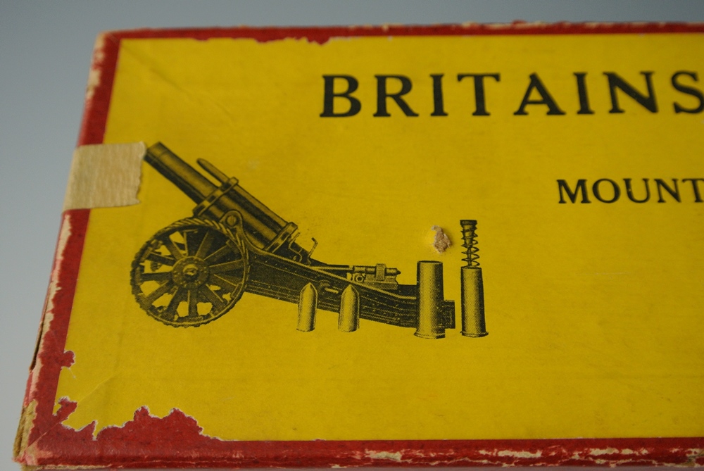 Britains 18" Firing Howitzer Mounted for Field Service 
