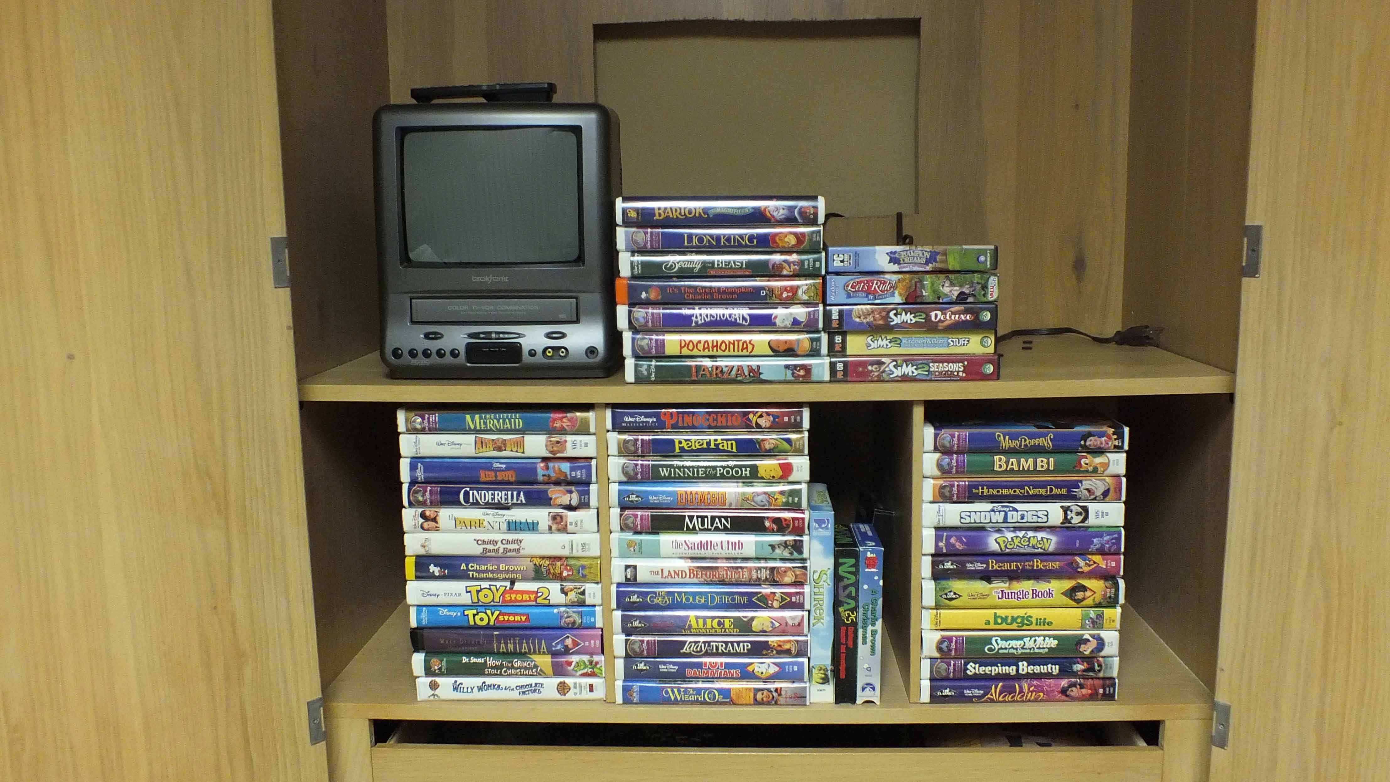 Portable Broksonic VCR/TV Player