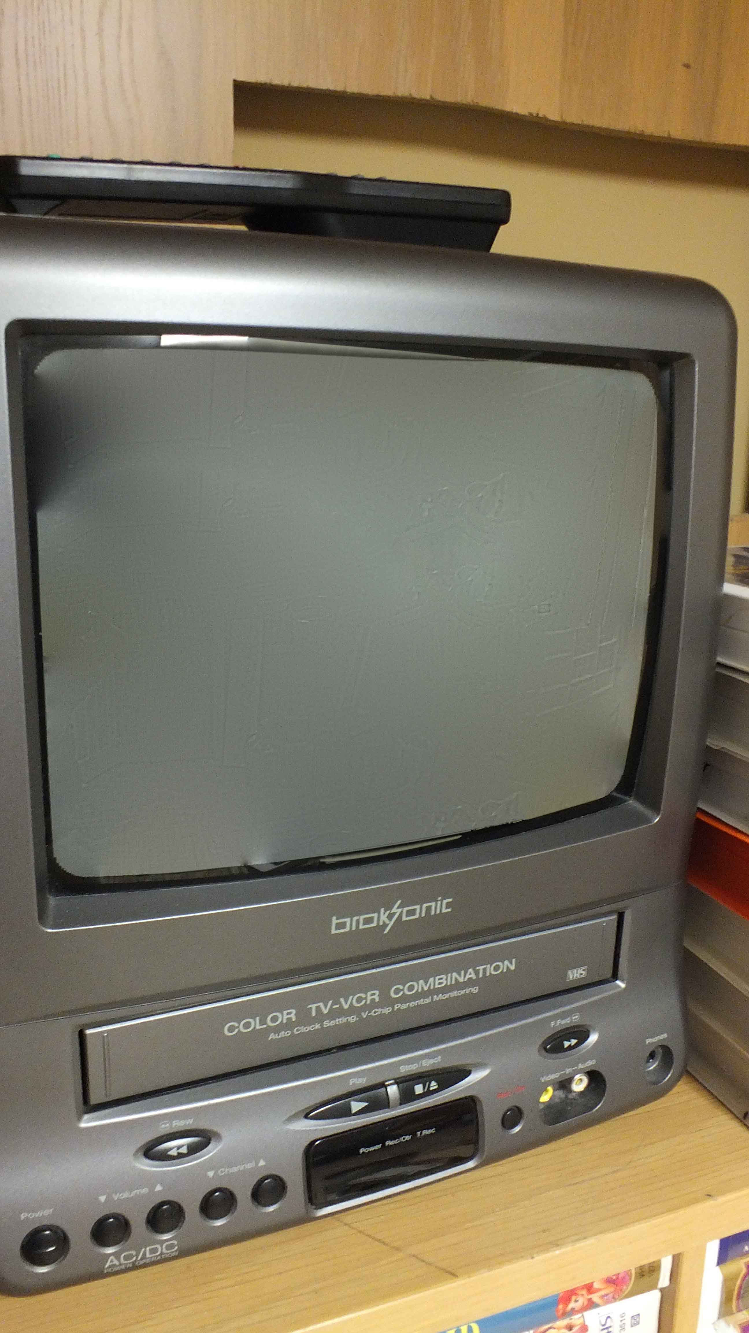 Portable Broksonic VCR/TV Player