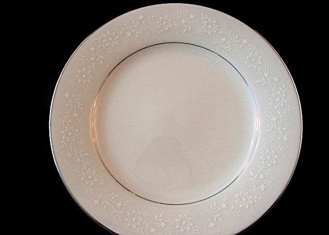 Complete 87-Piece Noritake Formal Bone China Dinnerware Set, Buckingham Pattern