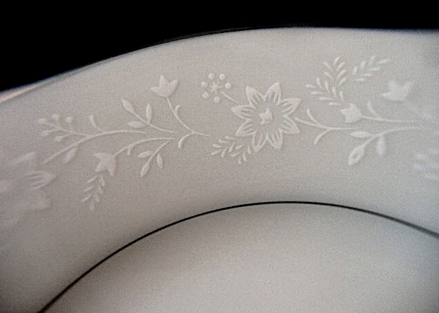 Complete 87-Piece Noritake Formal Bone China Dinnerware Set, Buckingham Pattern