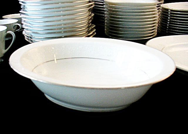 Complete 87-Piece Noritake Formal Bone China Dinnerware Set, Buckingham Pattern