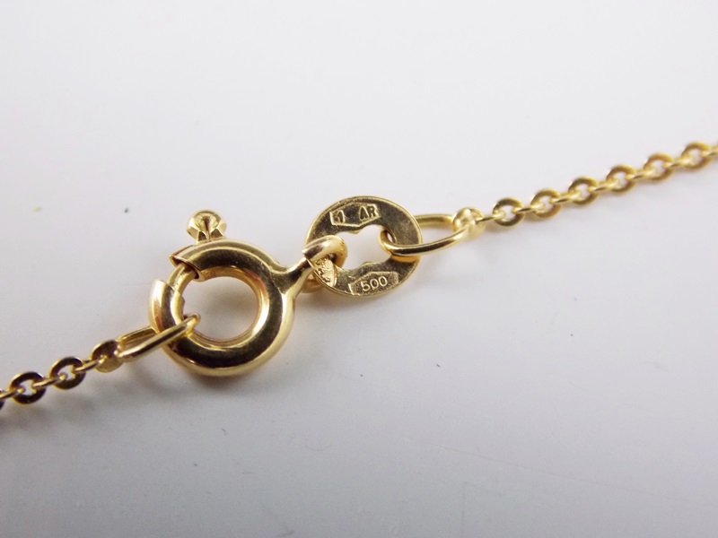 A Lovely Vintage 12k Yellow Gold Necklace with a Carved Malachite Cameo Pendant 