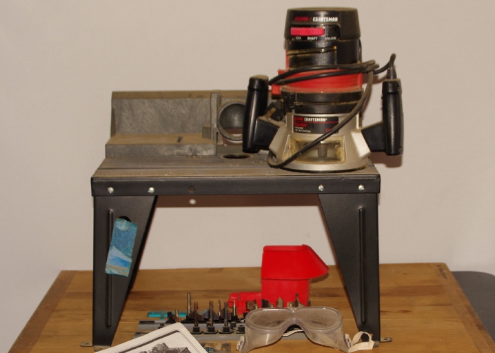 Sears Craftsman 25,000 RPM Router and Die Cast Aluminum Router Table 