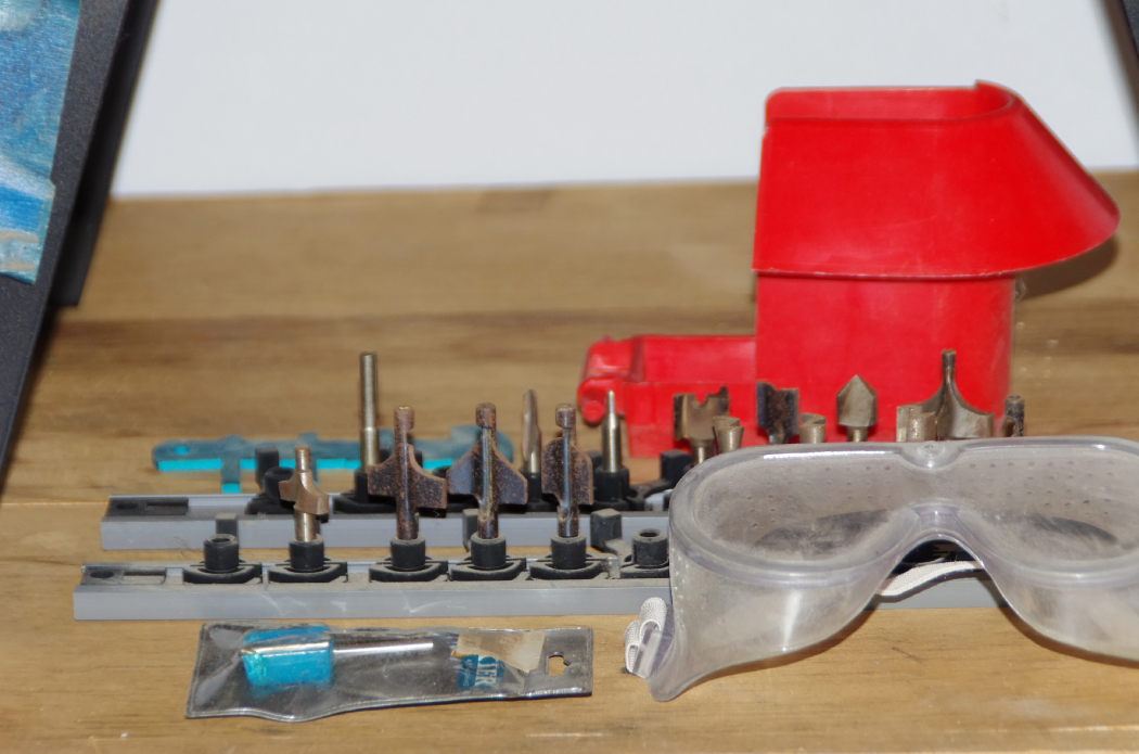 Sears Craftsman 25,000 RPM Router and Die Cast Aluminum Router Table 