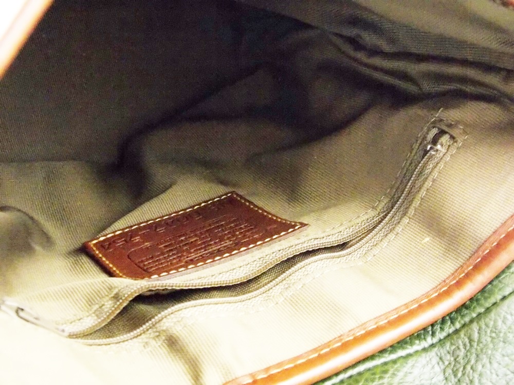 A Vintage Coach Handbag in Pebbled Hunter Green Leather 