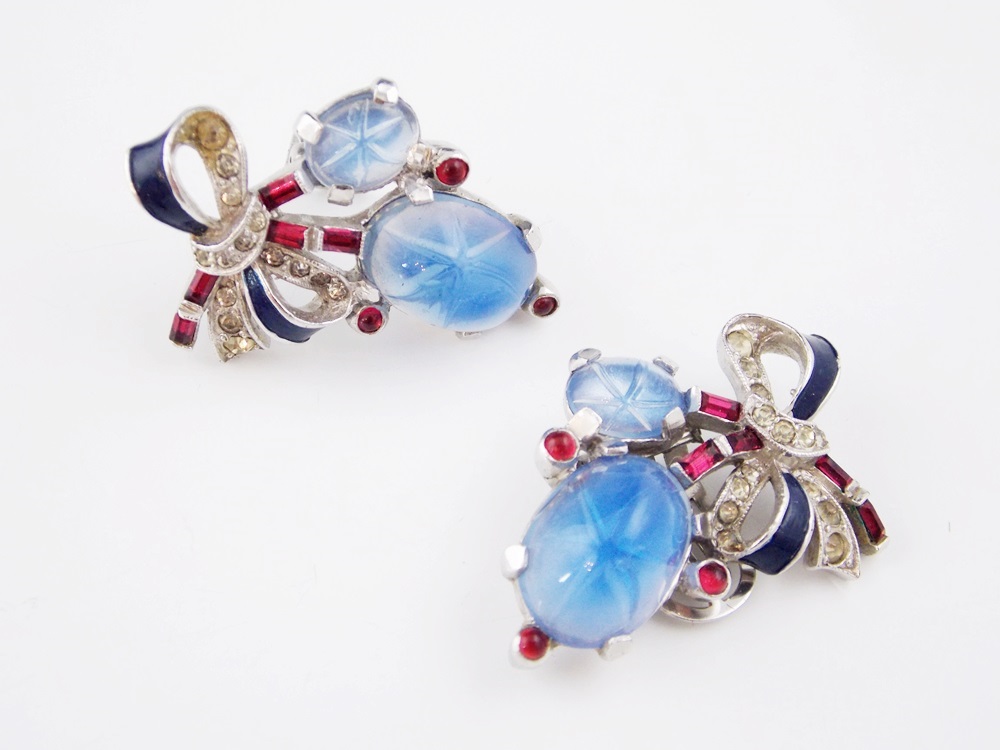 A Vintage Crown Trifari Necklace and Earrings with Pale Blue Starburst Stones 
