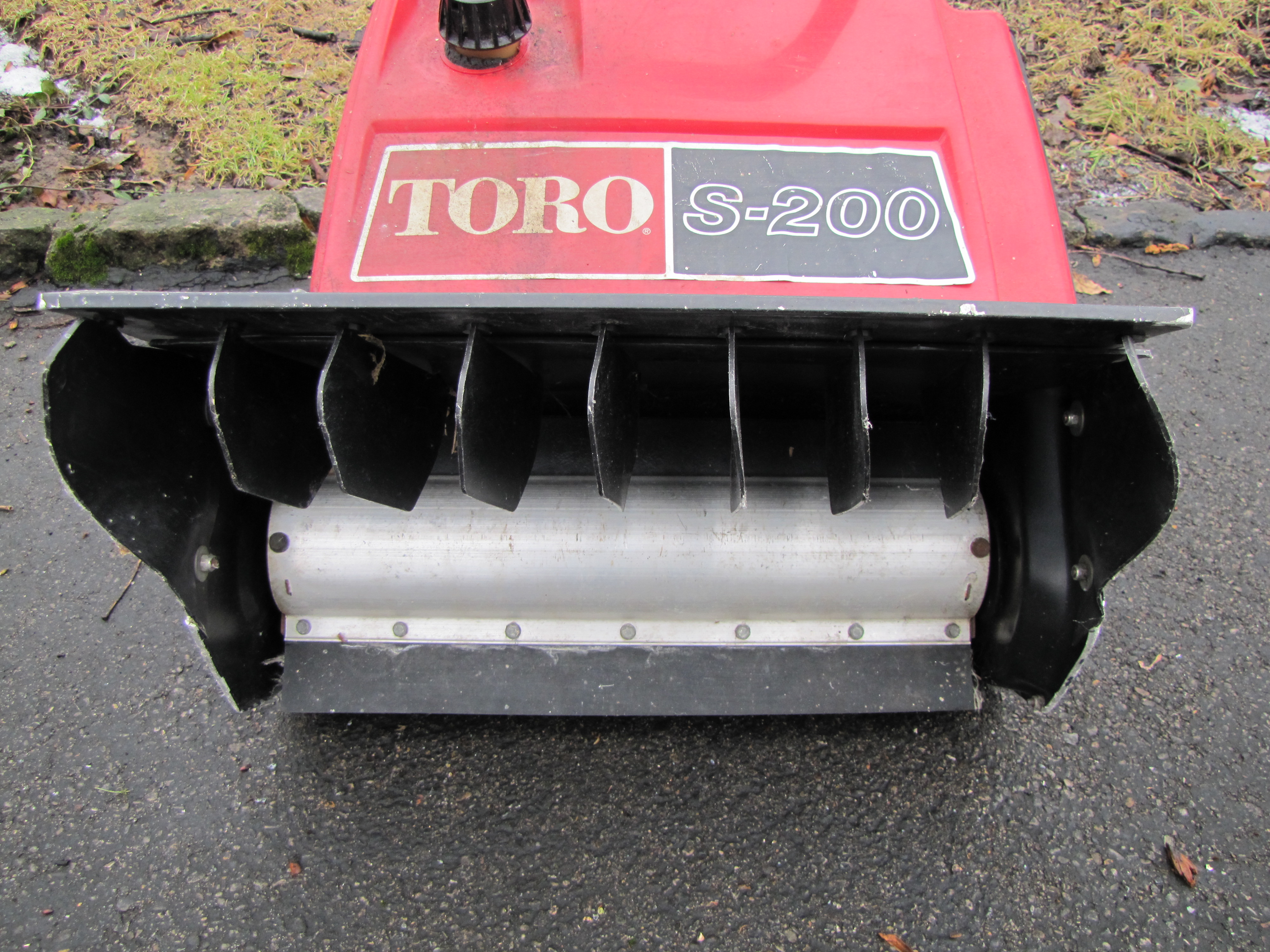 Toro S-200 Snow Blower