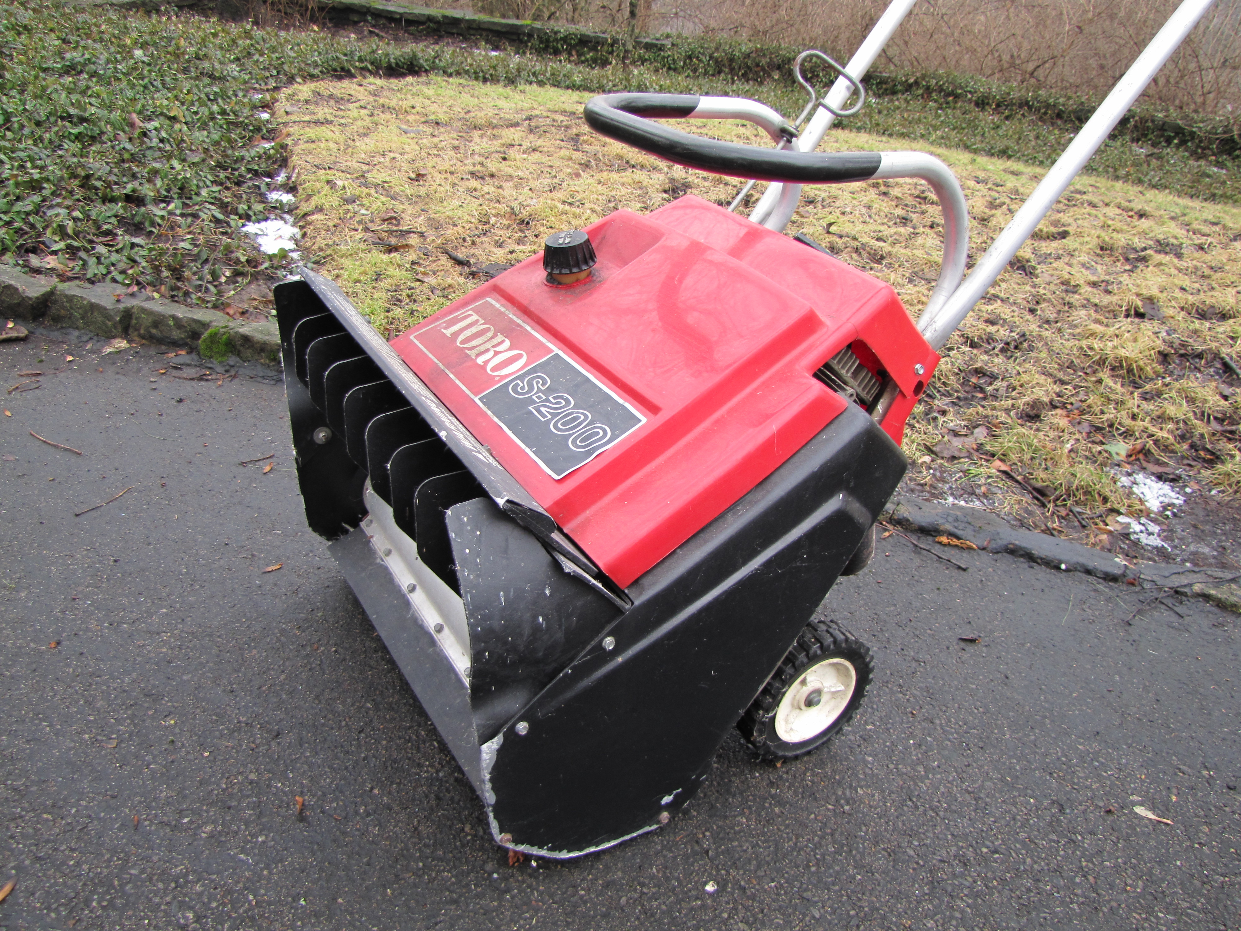 Toro S-200 Snow Blower