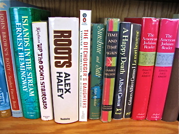 Quality Bookshelf Clean Out Lot Of Modern Books