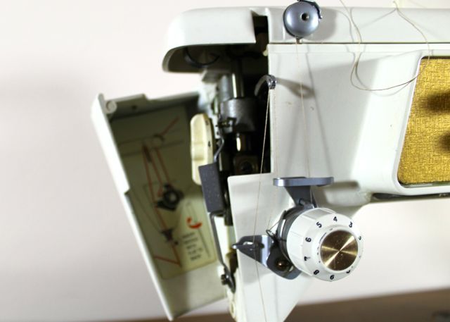 Vintage 1968 Singer Sewing Machine Cabinet