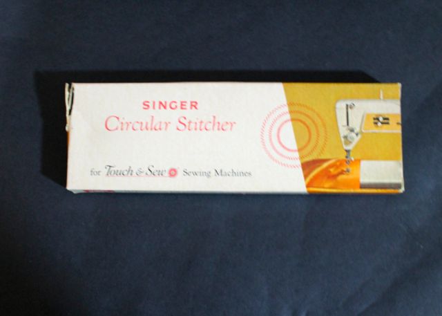 Vintage 1968 Singer Sewing Machine Cabinet