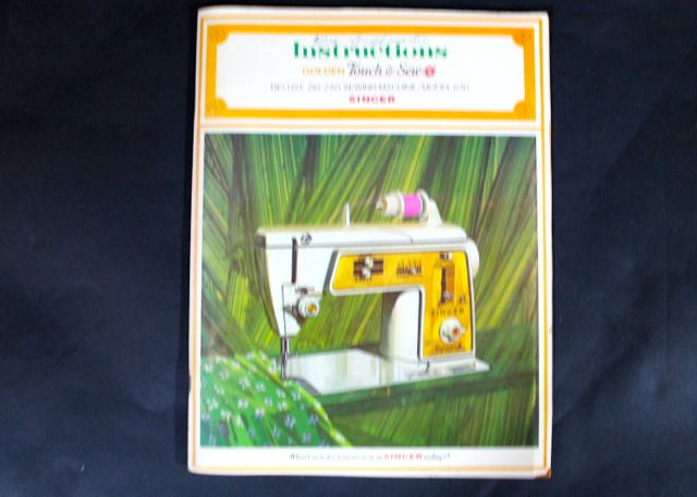 Vintage 1968 Singer Sewing Machine Cabinet