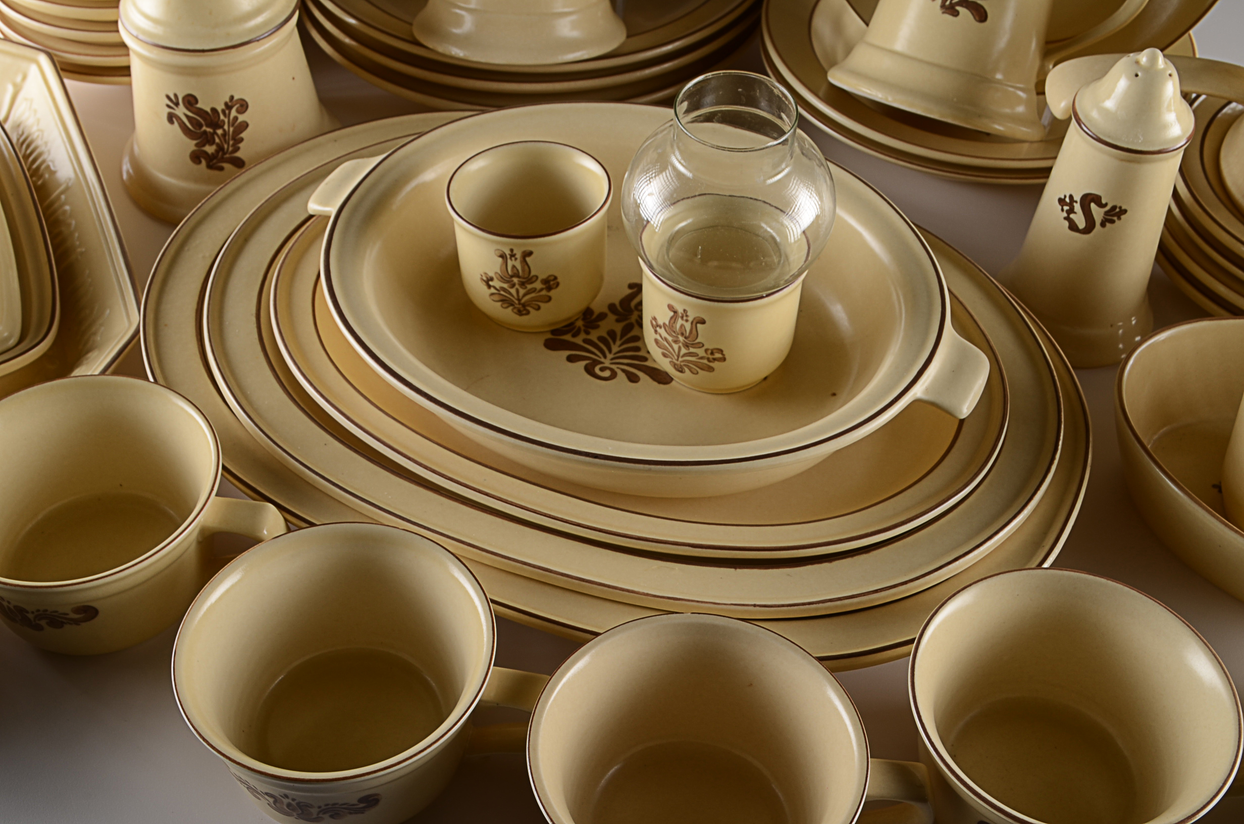 Collection of Pfaltzgraff Village Pattern Dinnerware Pieces