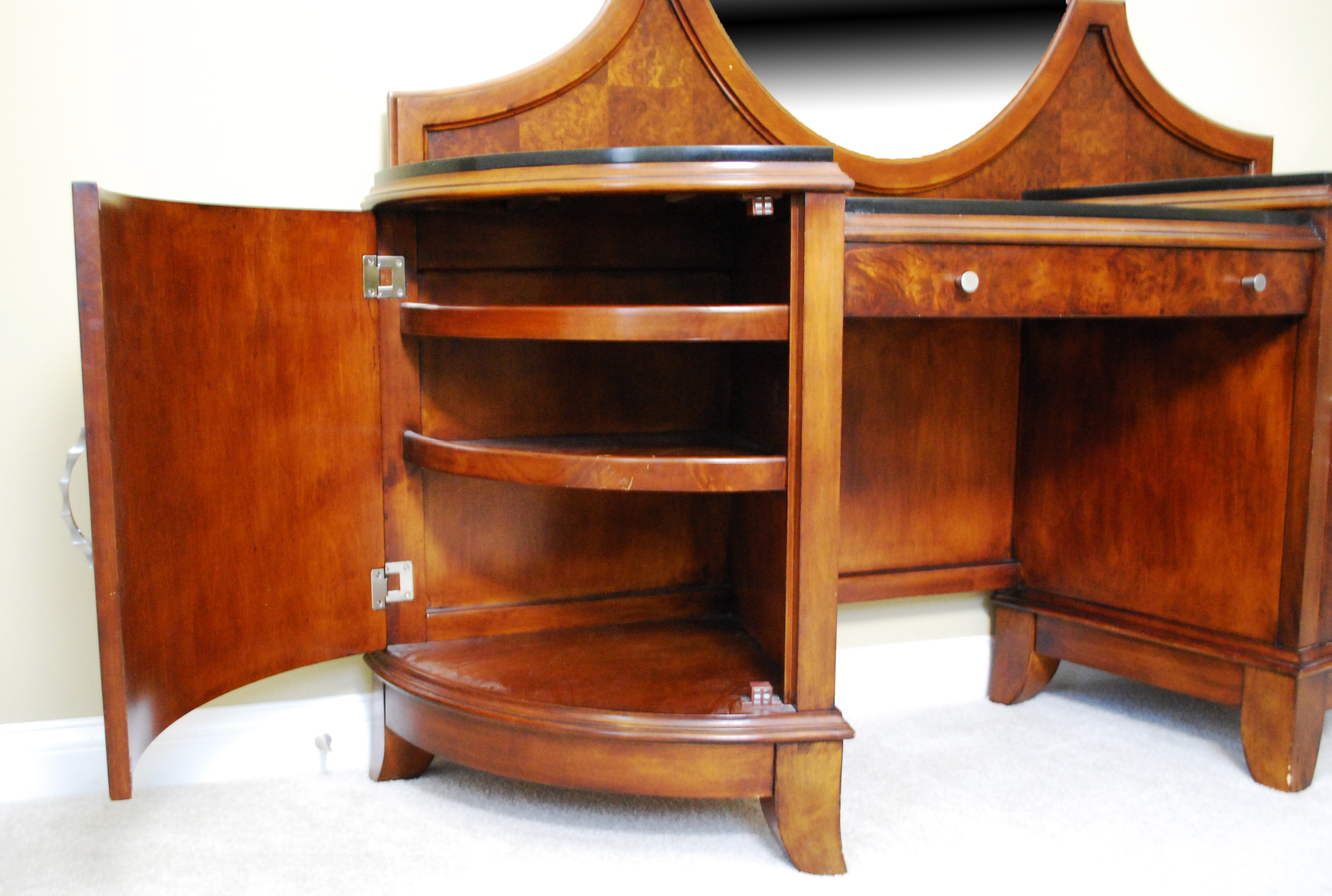 Art Deco Style Vanity With Mirror