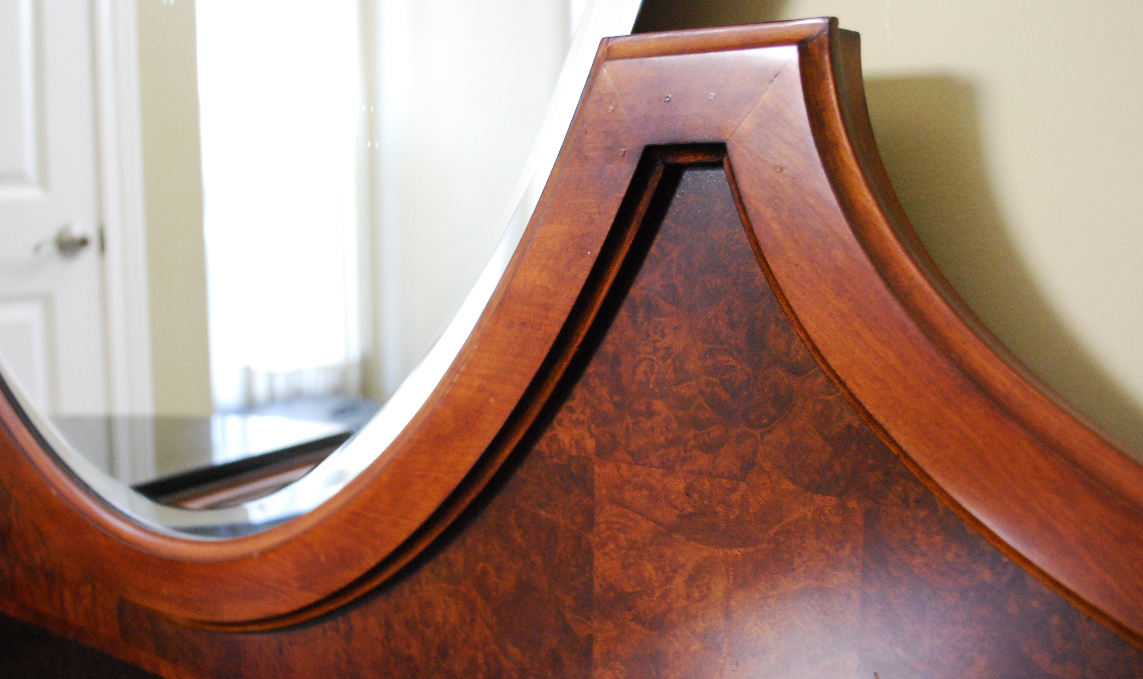 Art Deco Style Vanity With Mirror