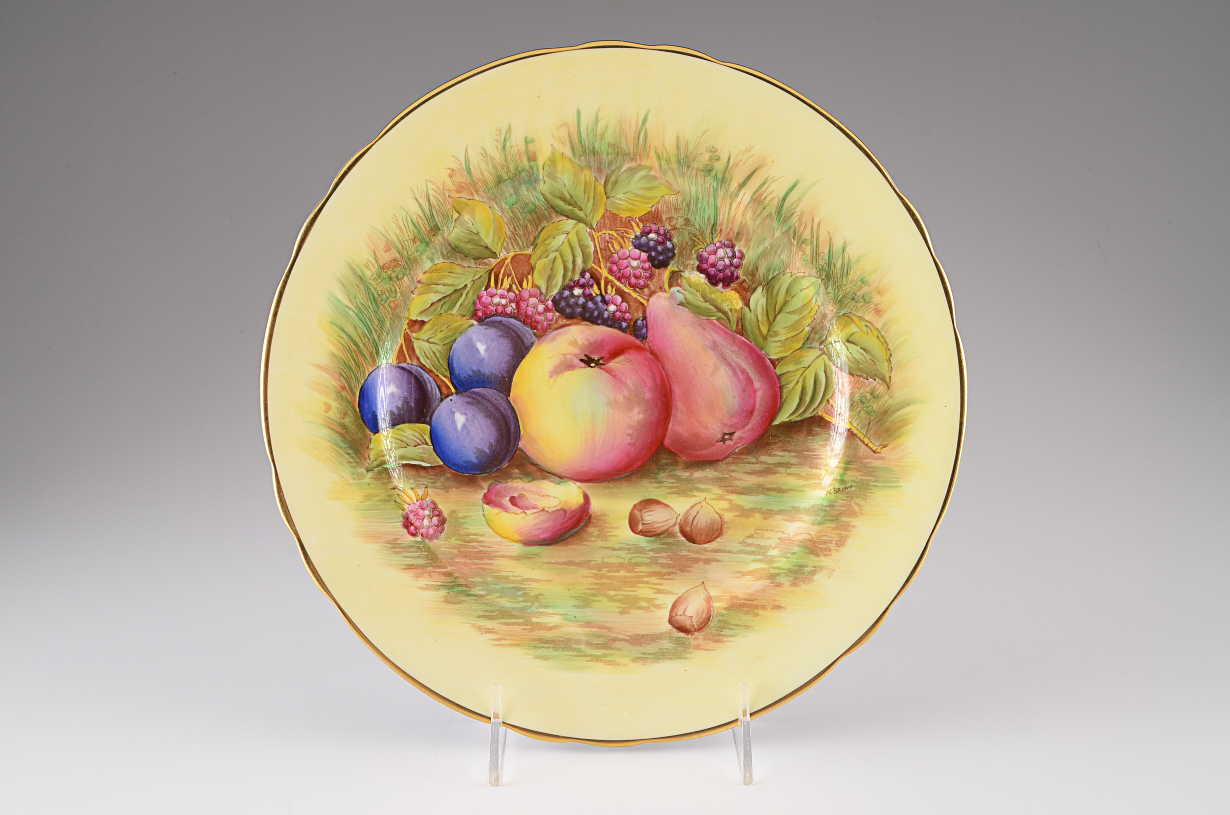 Decorative Plates and Bird Figure