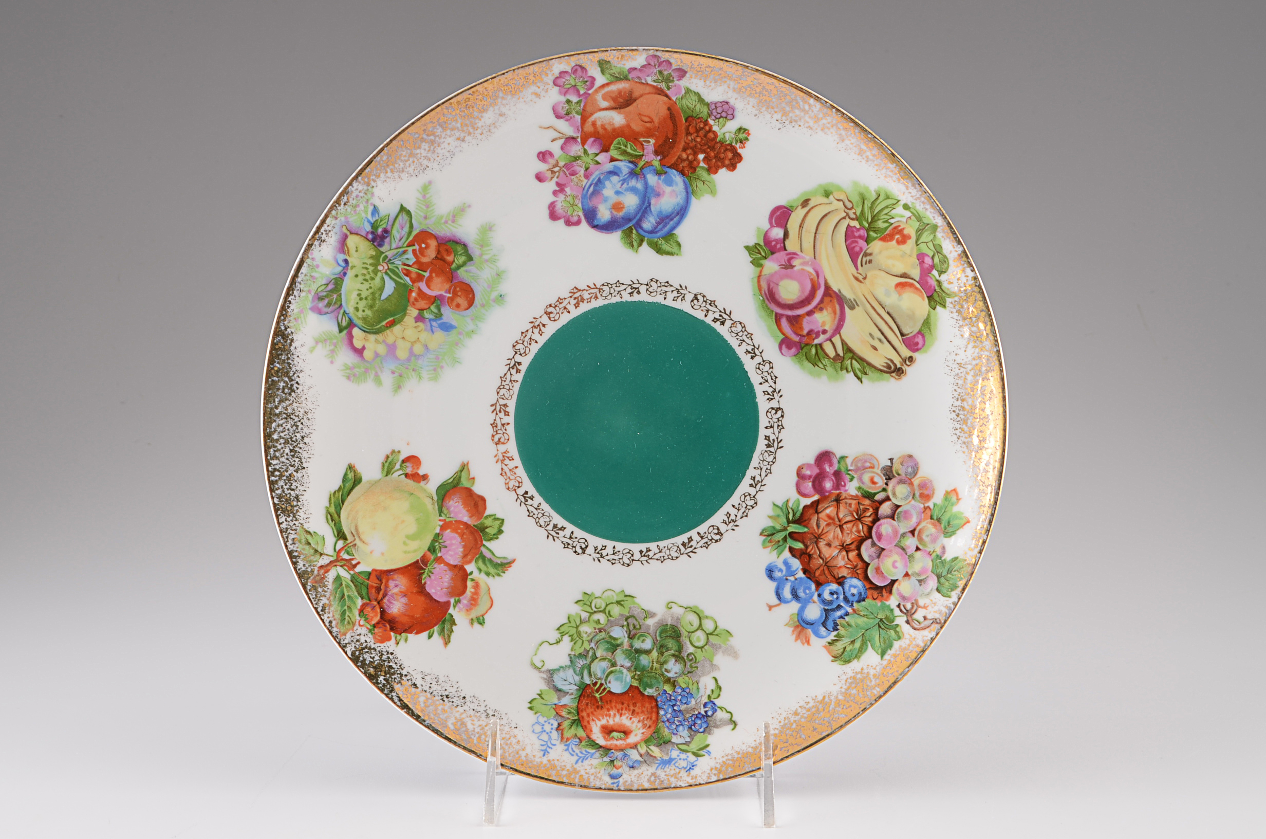 Decorative Plates and Bird Figure