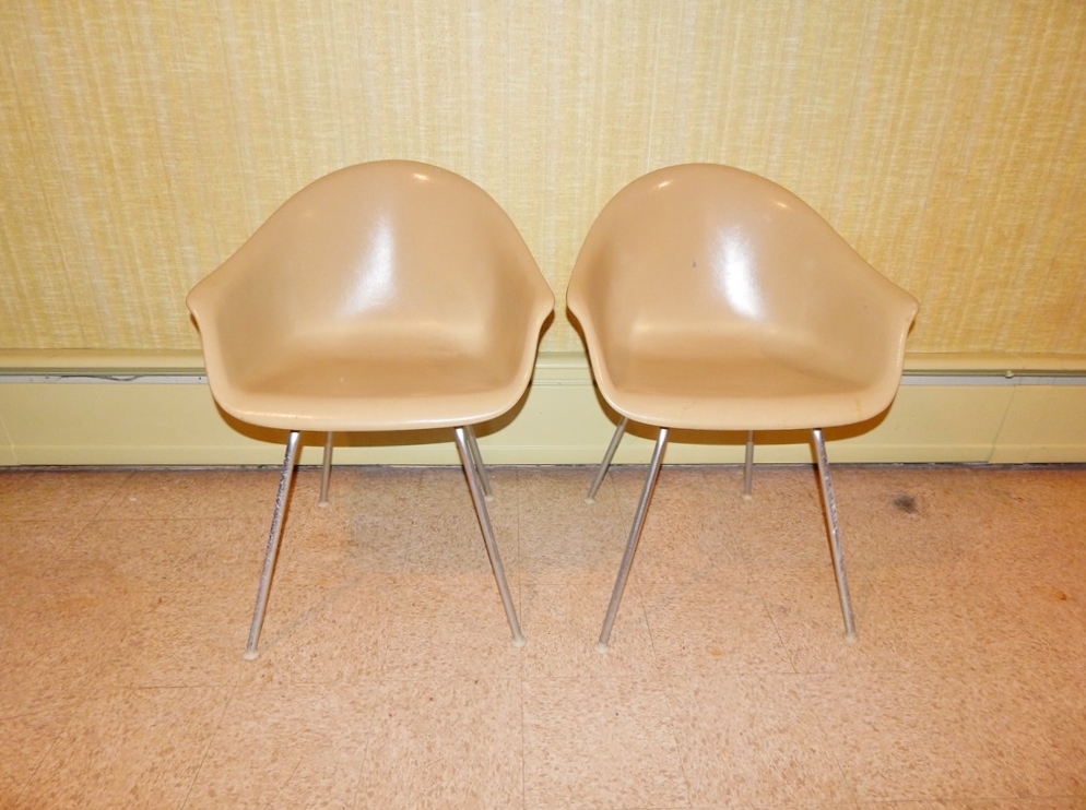 Retro Restaurant Table & Molded Fiberglass Chairs II