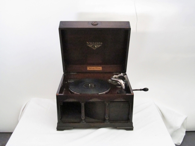 1920s Victrola Wurlitzer Record Player