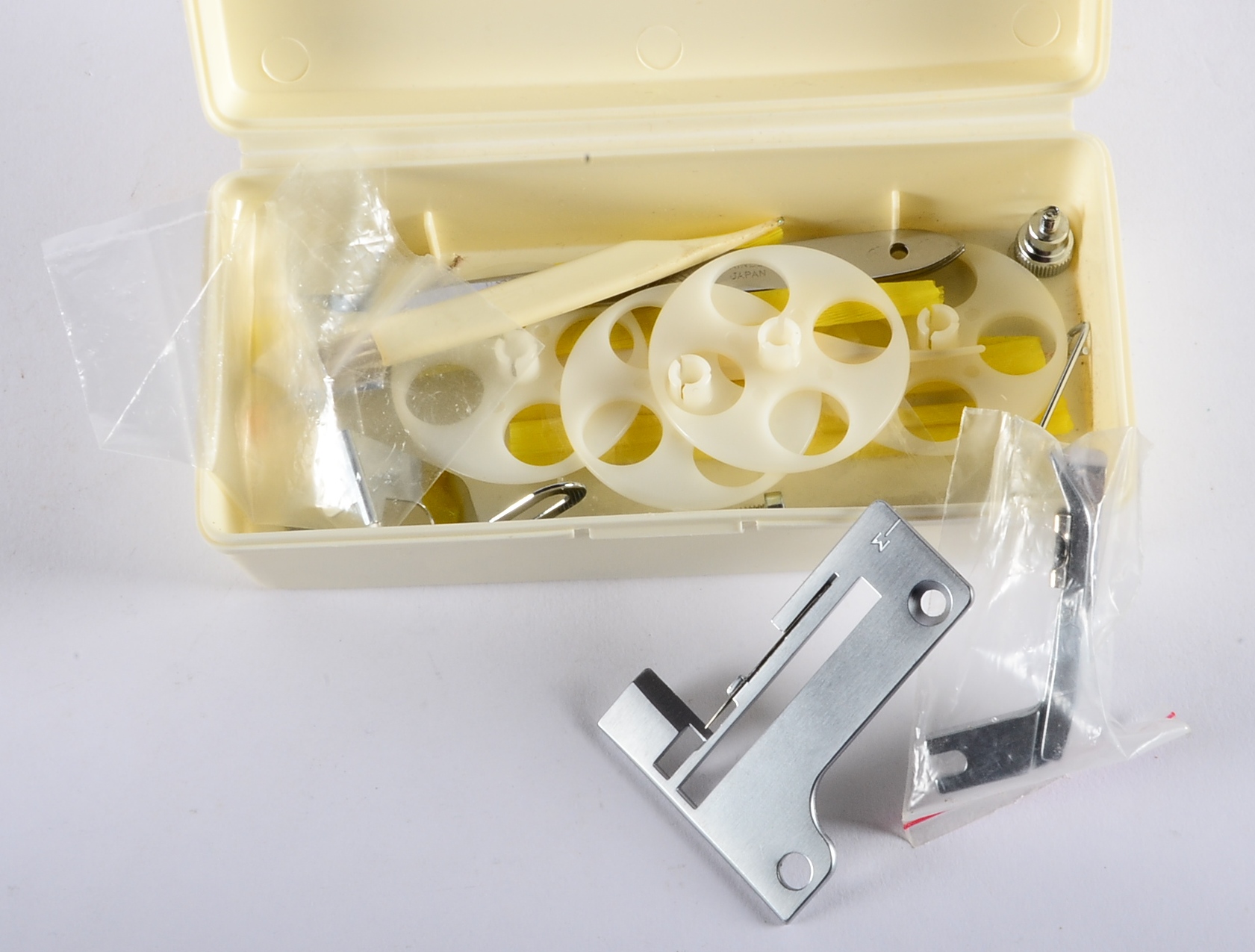 Singer Ultralock 14U64A Serger