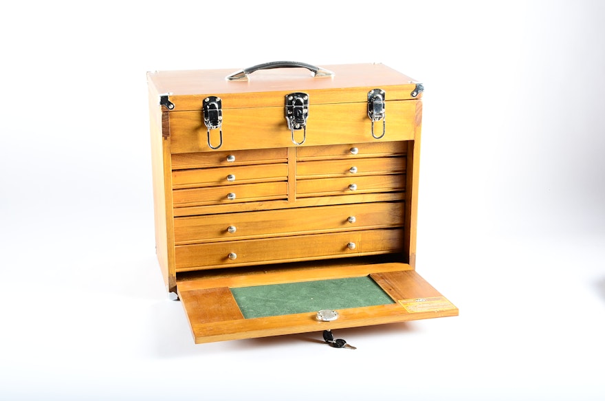 Windsor Design Eight-Drawer Wooden Tool Chest