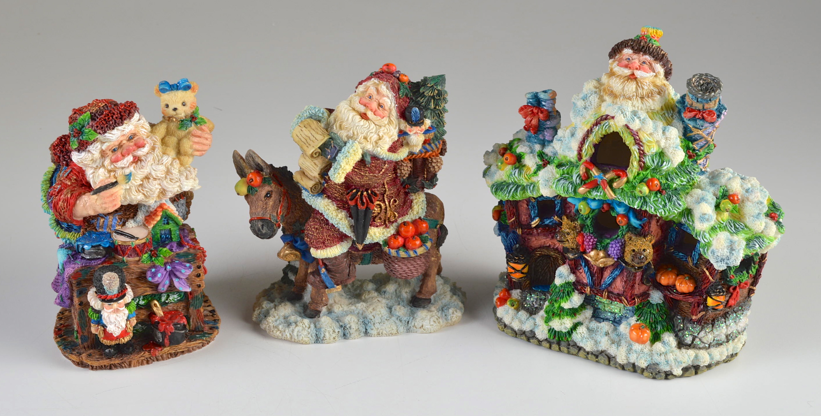 Lot of 12 Crinkle Claus Collectibles