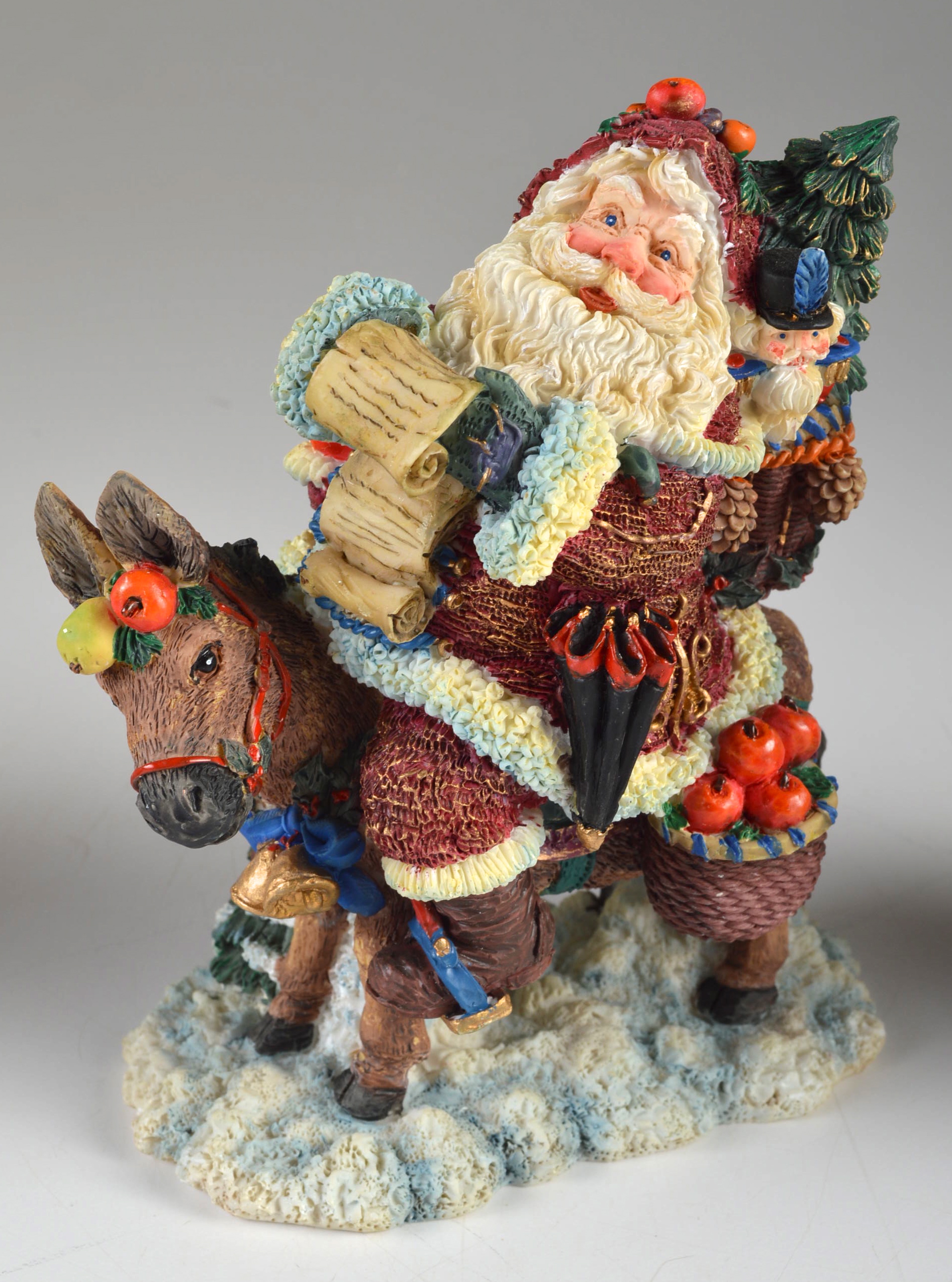 Lot of 12 Crinkle Claus Collectibles