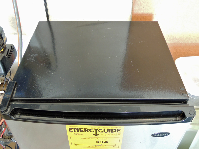 Sanyo Compact Refrigerator