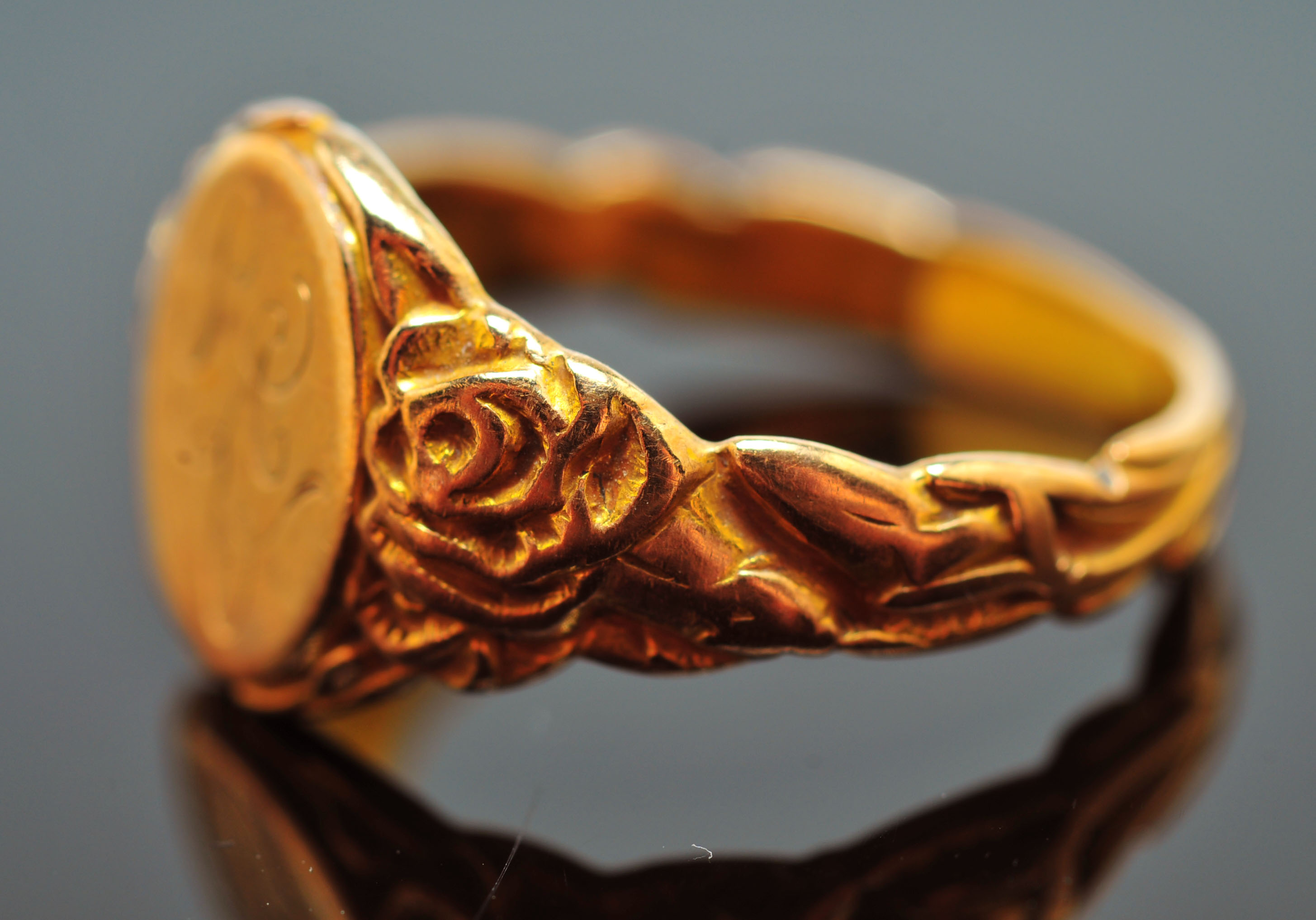 Early 20th Century 10 K Yellow Gold Signet Ring
