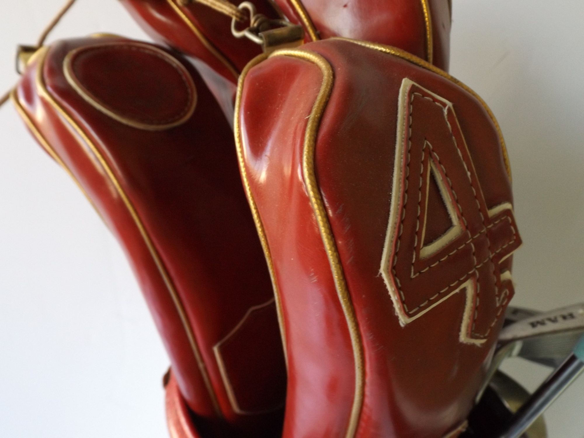 Vintage Ben Hogan Golf Bag and Golden Lady Clubs